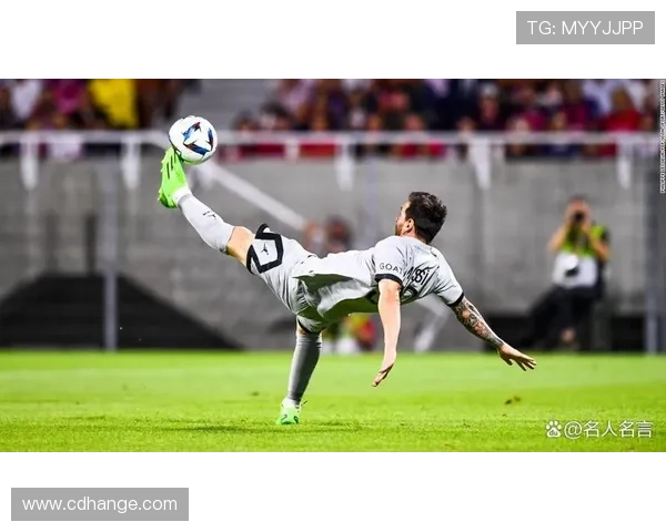 足球明星倒钩技巧详解助你轻松掌握这一绝妙进球方式