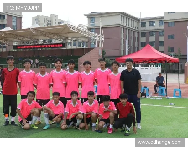 广州足球队勇攀高峰的冠军赛之路与辉煌历程回顾