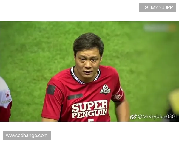 足球场上的霸气男生展现明星风范与魅力的完美结合